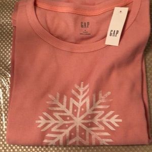 Gap thermal long sleeve shirt Pink White design round neck. NWT medium